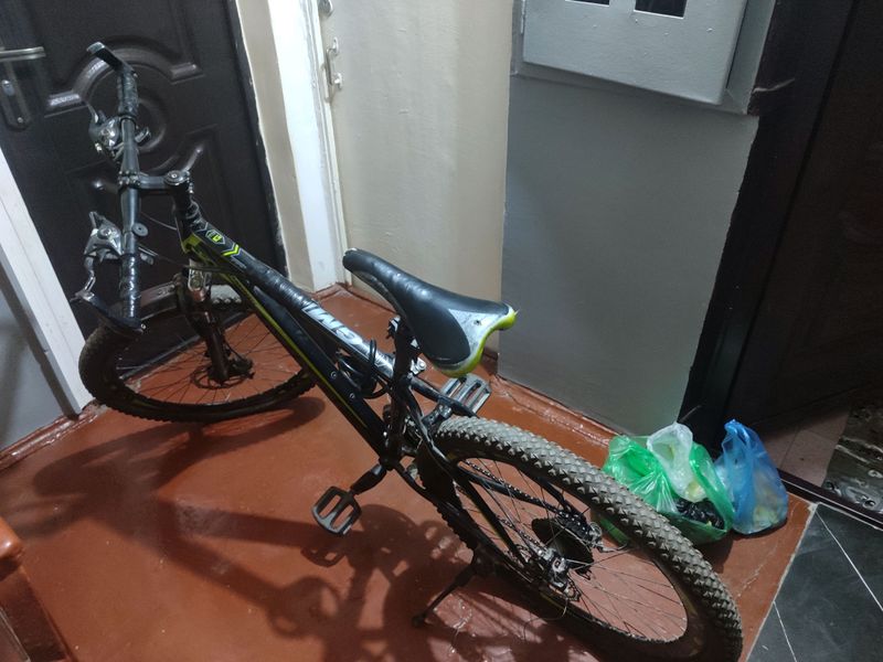 velosafed yaxshi qaralgan kamir almashgan tormoz velosafed yaxshi qaralgan kamir almashgan tormoz
