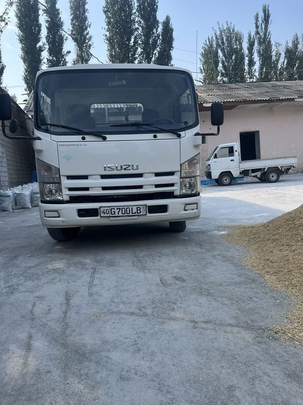 Isuzu npr82 zavodiskoy sng 2018 yil 387700 probeg