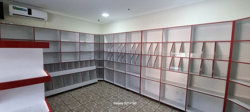 Mebel magazin vitrinaa