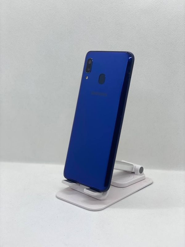 Samsung A20 srochna sotiladi Samsung A20 srochna sotiladi