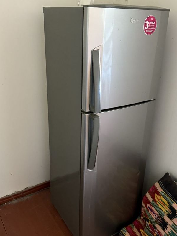Холодильник LG сатылады