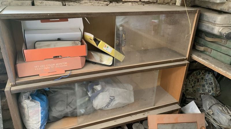 Полки со стекалами Полки со стекалами