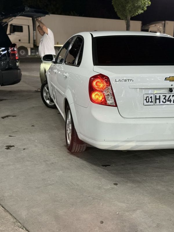 Lacetti 2013 jentra qilingan 1.6 sotiladi