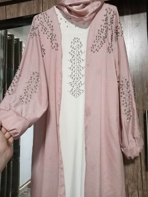 Sharflari òzi bilan qòshib beriladi. Dvoyka abaya. Sharflari òzi bilan qòshib beriladi. Dvoyka abaya.