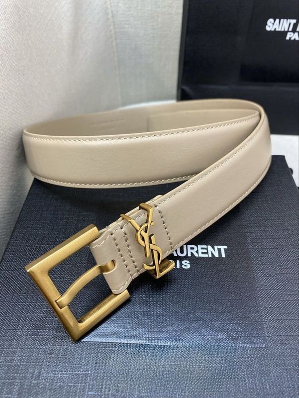 Ремень YSL.