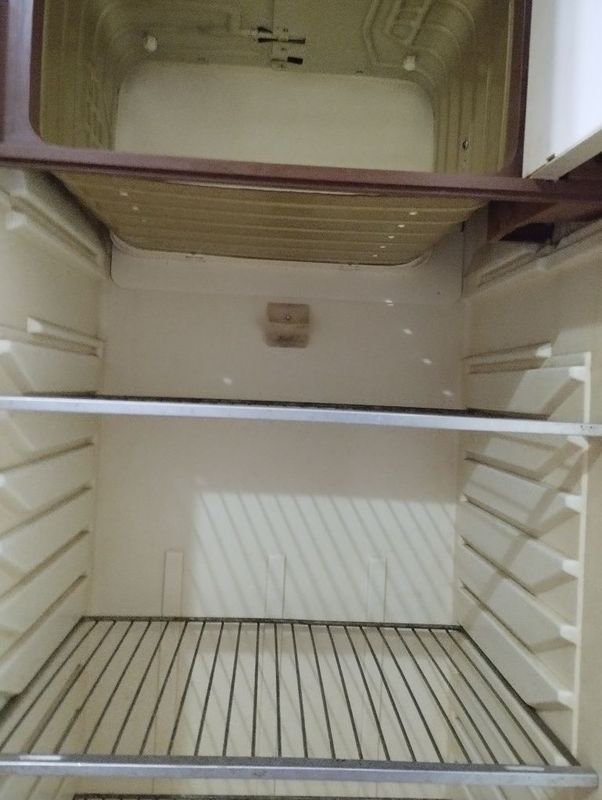 Продается холодильник б/у в удовлетворительном состоянии