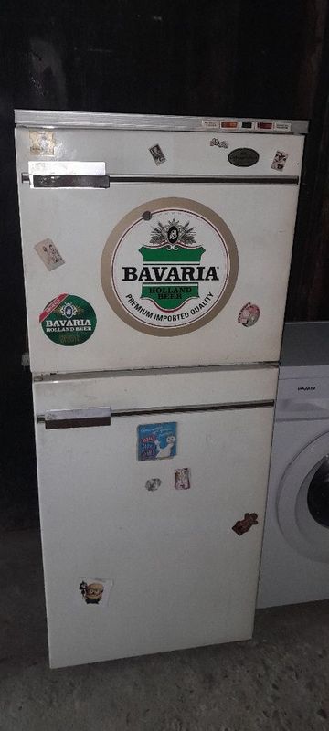 Срочно нужна продаю холодильник рабочий цена 700т Срочно нужна продаю холодильник рабочий цена 700т