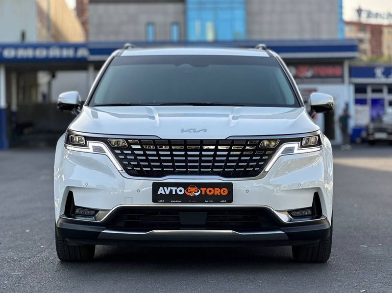 Kia Carnival в максимальной комплектации Kia Carnival в максимальной комплектации