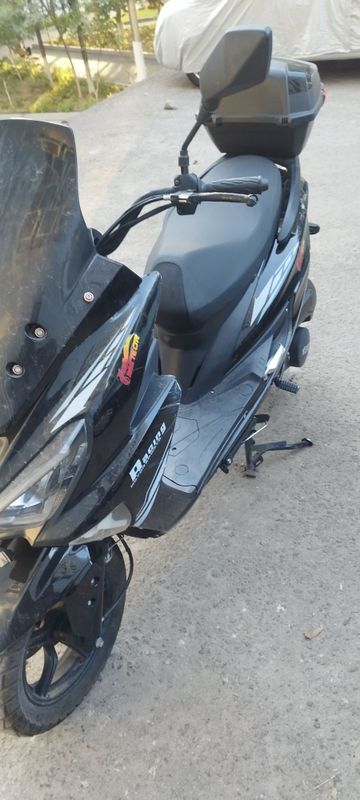 Sukuter sotiladi Sukuter sotiladi
