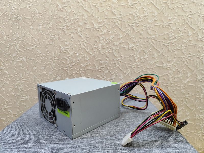 Продам блок питания на 450w