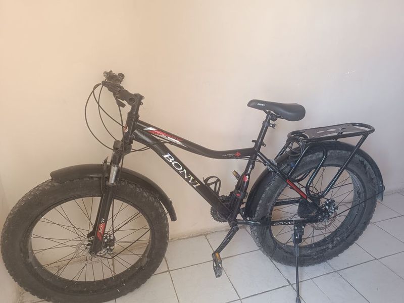 Velosiped sotiladi Velosiped sotiladi