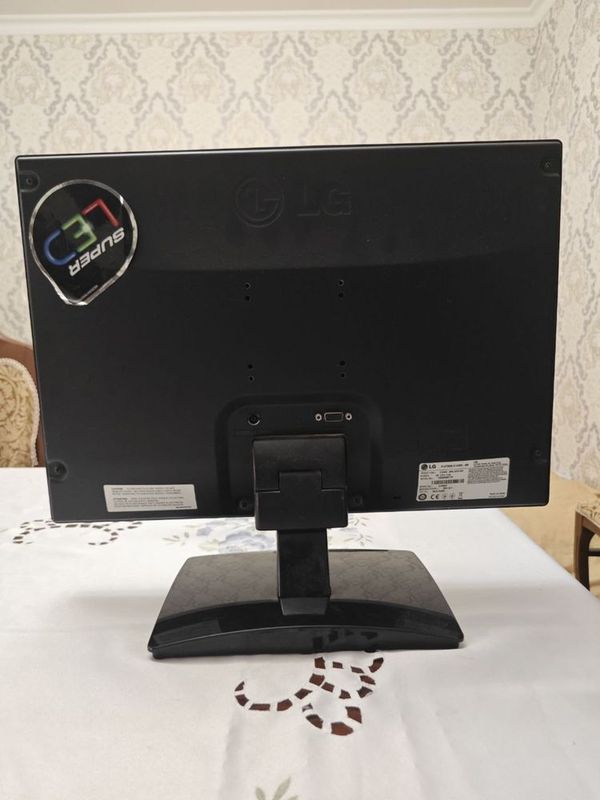 Монитор LG для домашнего компьютера. Все функционирует. Монитор LG для домашнего компьютера. Все функционирует.