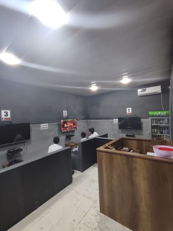 Bar sotiladi srochna Bar sotiladi srochna