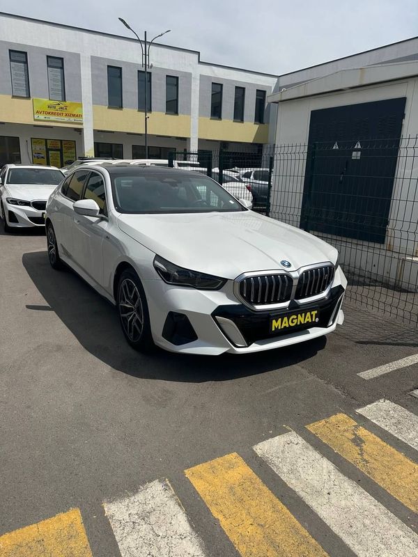 BMW i5 35L M- paket BMW i5 35L M- paket
