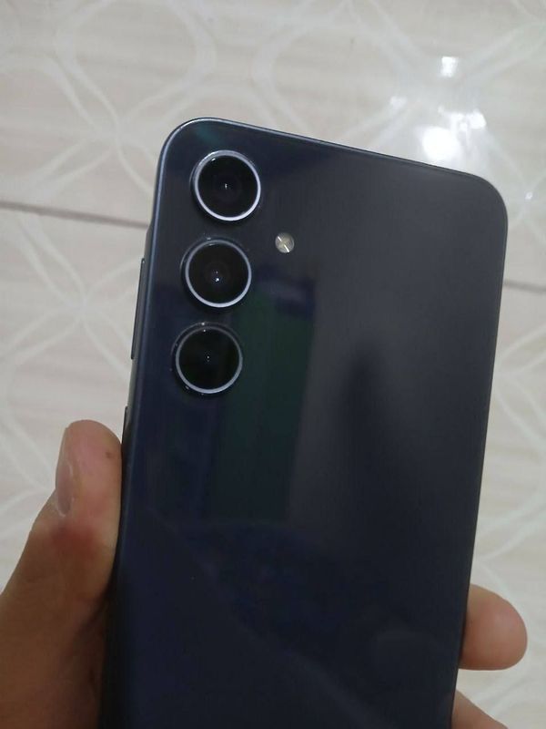 Samsung a35 5g sotiladi Afitsialni