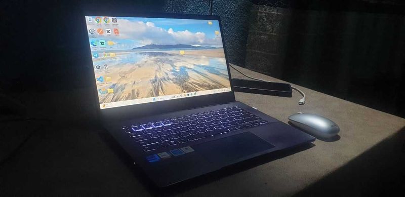 Ofisniy noutbuk sotiladi ASUS EXPERTBOOK