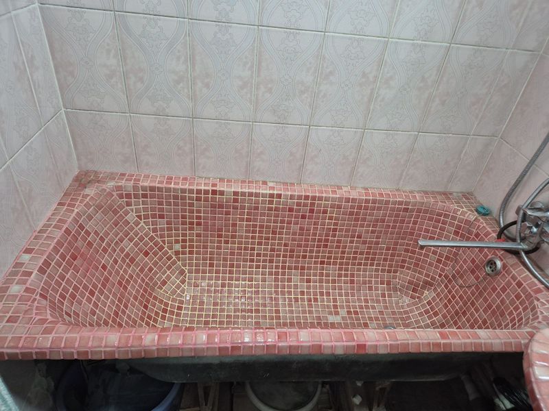 Продаётся чугунная ванна и раковина Продаётся чугунная ванна и раковина