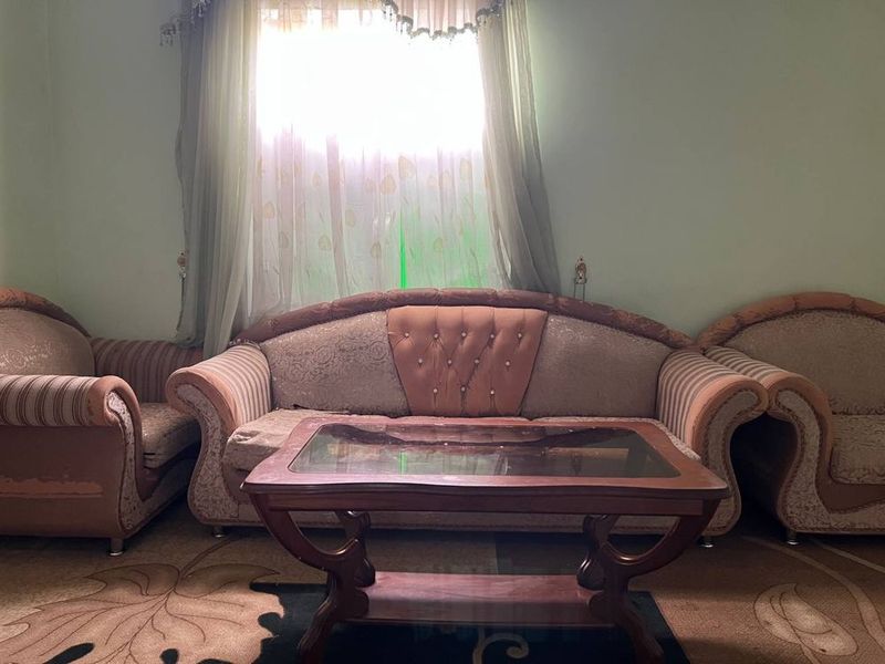 Divan kreslo sotiladi oladigan tel qisin Divan kreslo sotiladi oladigan tel qisin