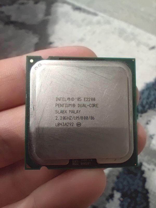 Intel Pentium Dual-Core E2200