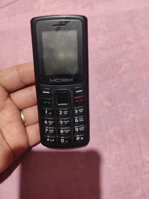 Mobix knopkali telefon