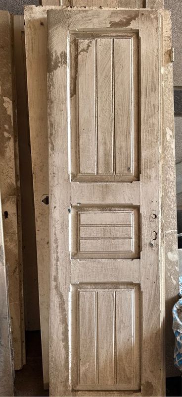 Продаются старые деревянные двери Продаются старые деревянные двери