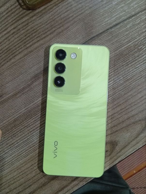 Продается VIVO Y100 8+8 256гб Продается VIVO Y100 8+8 256гб