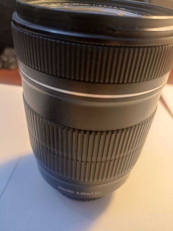 Объектив Кенон EFS 18-135 mm is