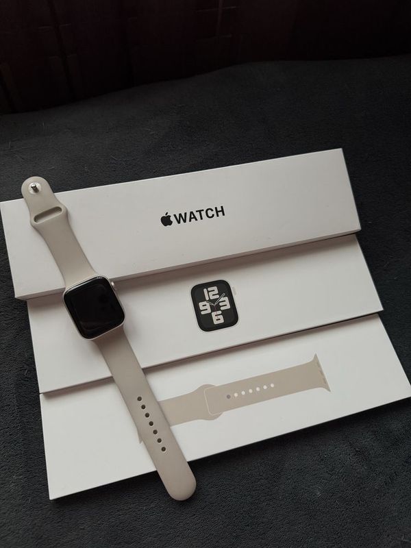 Apple Watch SE 44 mm Apple Watch SE 44 mm