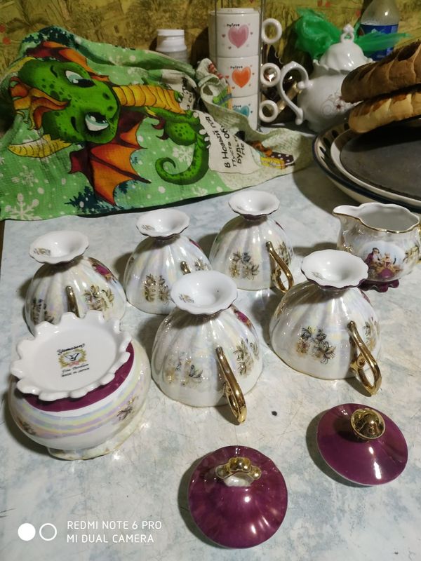 Продается фарфоровый сервиз японский