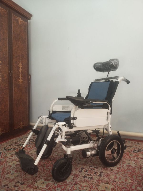 Elektro kolyaska/ invalidi bor odamlar uchun. Elektro kolyaska/ invalidi bor odamlar uchun.