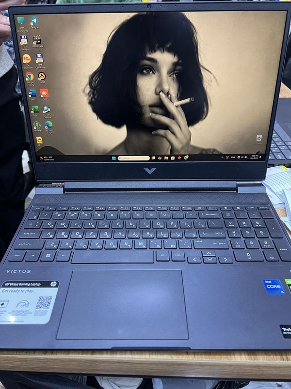 Noutbuk HP victus notebook