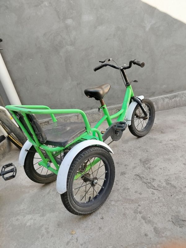 Velosipedlar sotiladi Velosipedlar sotiladi