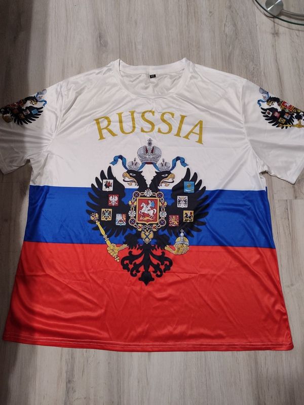 Футболка с принтом Футболка с принтом