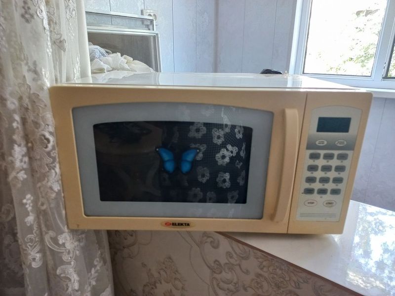 Продается микроволновая печь Продается микроволновая печь