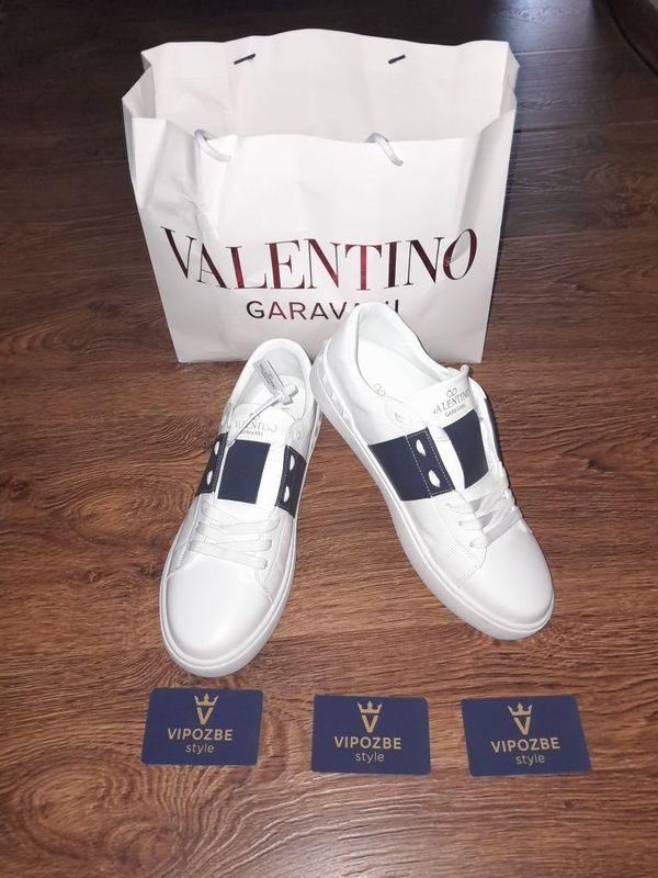В НАЛИЧИИ Valentino Garavani В НАЛИЧИИ Valentino Garavani