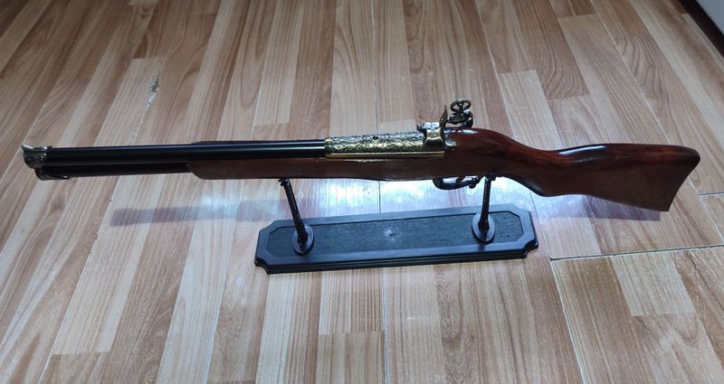 Пистолет зажигалка новый Пистолет зажигалка новый