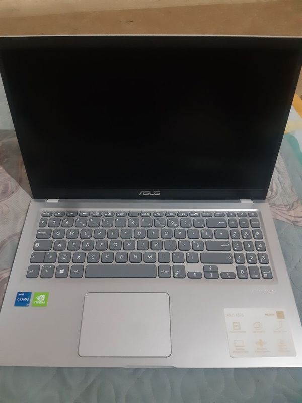 Asus Core i5 11 - pakalena