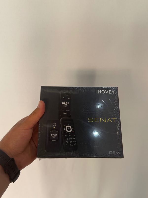 Novey Senat yap yangi blue rangda srochna sotiladi Novey Senat yap yangi blue rangda srochna sotiladi