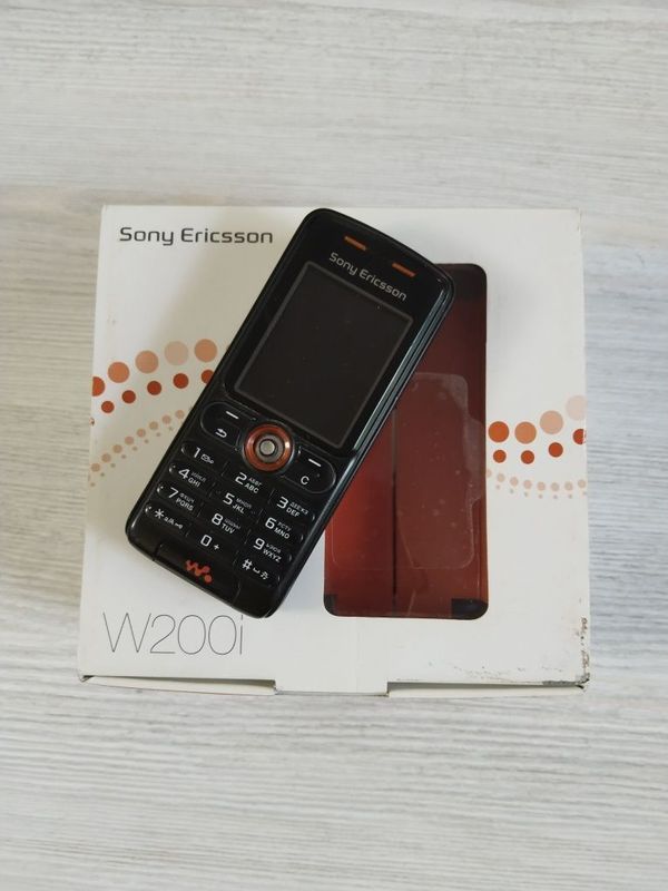 Sony Ericsson W200 Sony Ericsson W200