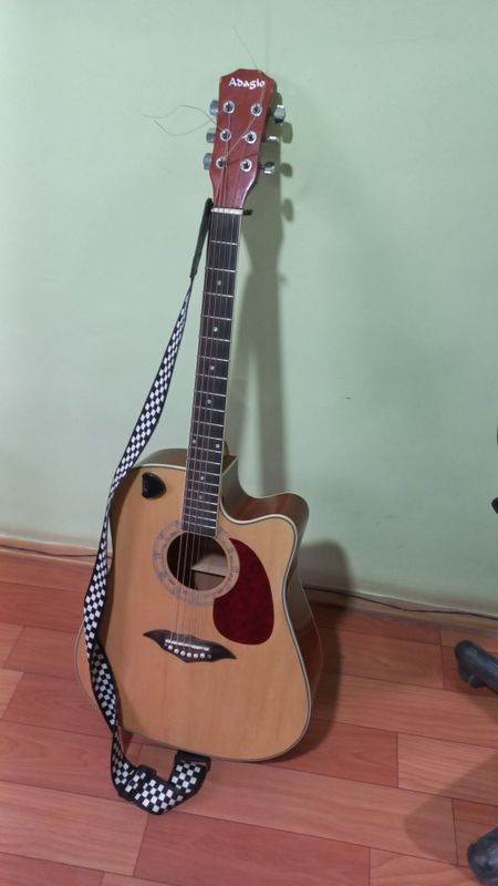 Gitara satiladi 41 lik