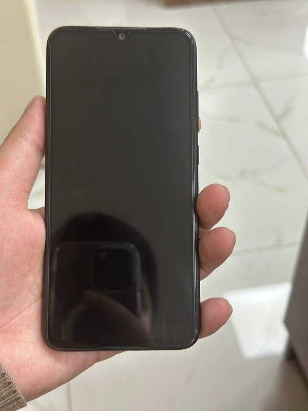 redmi not 7 black fakat sostayaniy yangi 4/64 gb