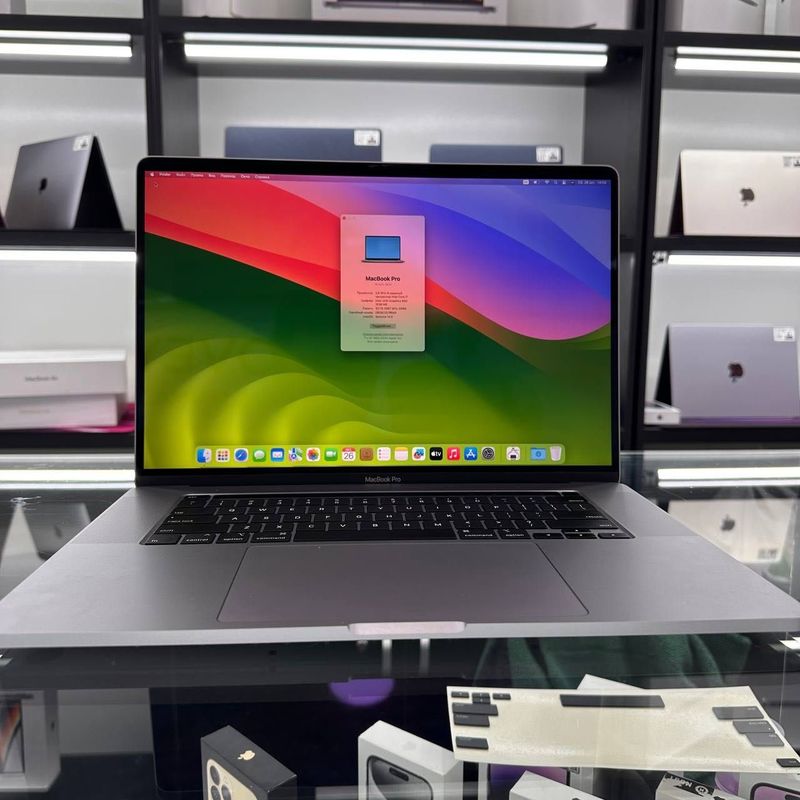Macbook Pro, 4K, Intel i7, 32GB, 512SSD Macbook Pro, 4K, Intel i7, 32GB, 512SSD