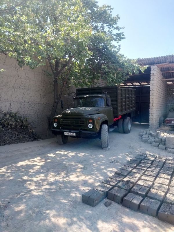 Zil 130 sotiladi Zil 130 sotiladi