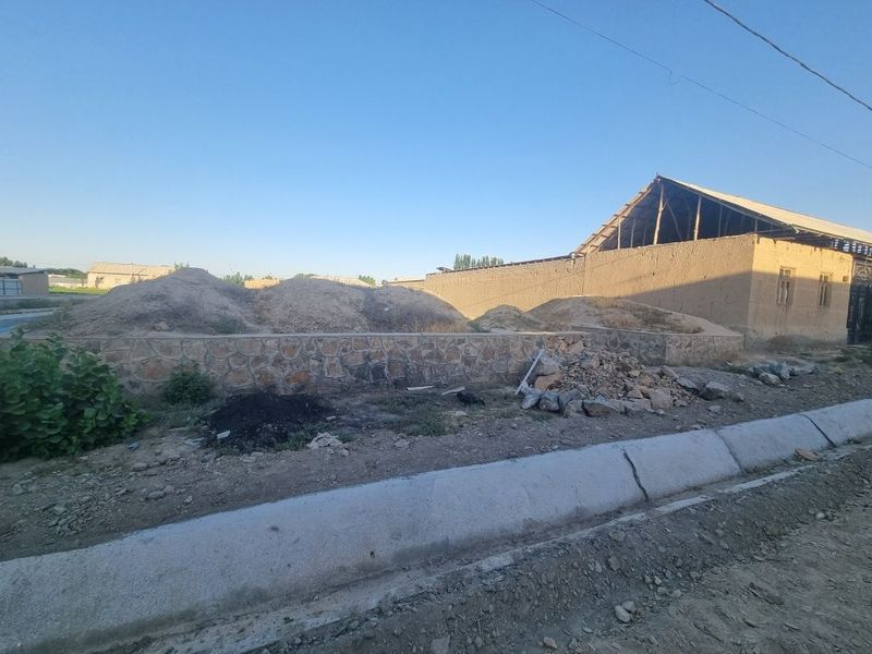 Uchastka yer sotiladi. Sultonobodda kollej ro'parasida Uchastka yer sotiladi. Sultonobodda kollej ro'parasida