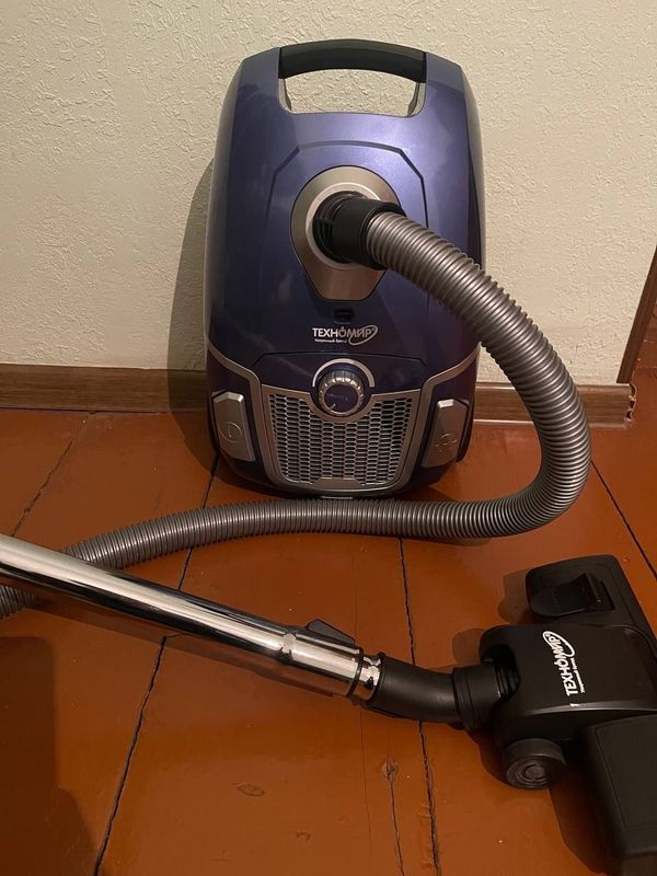 Продаётся пылесос Техномир 2000W Продаётся пылесос Техномир 2000W