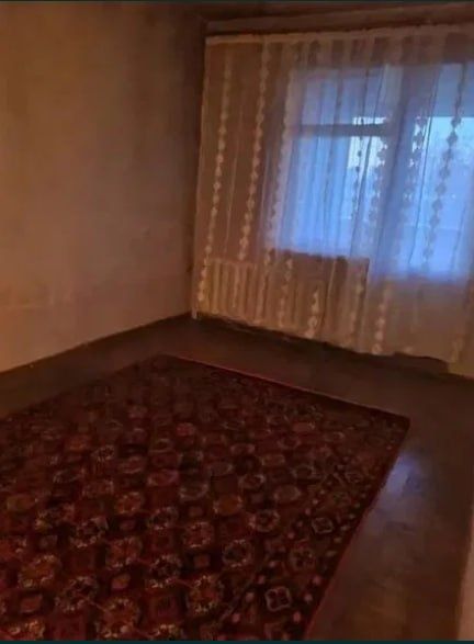 Срочно Продаётся на Ойбеки 3/4/4 без ремонта локации топ Срочно Продаётся на Ойбеки 3/4/4 без ремонта локации топ
