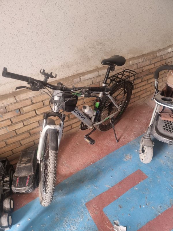 Velik sotiladi aybi yoq kelishamiz Velik sotiladi aybi yoq kelishamiz