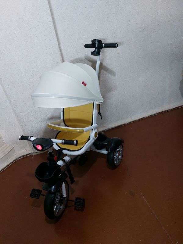 Velokolyaska Luxmom. Velokolyaska Luxmom.