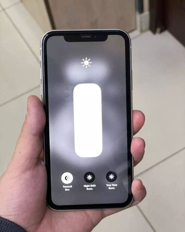 Iphone 11 srocna sotilad Iphone 11 srocna sotilad