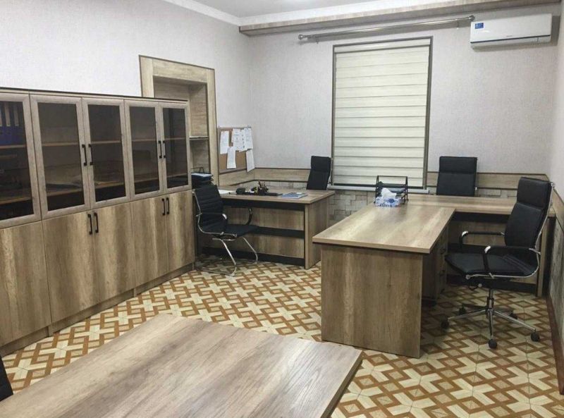 Офис с Мебелью Вдоль дороги Офис с Мебелью Вдоль дороги